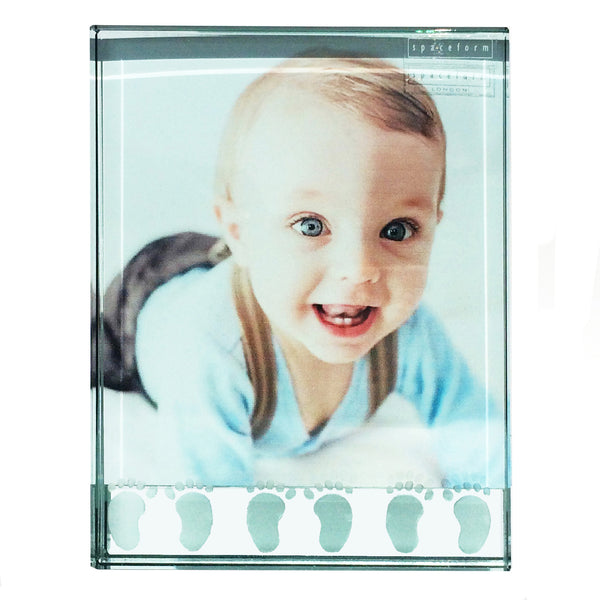 Large Frame Deeply Engraved, Baby Feet, Portrait